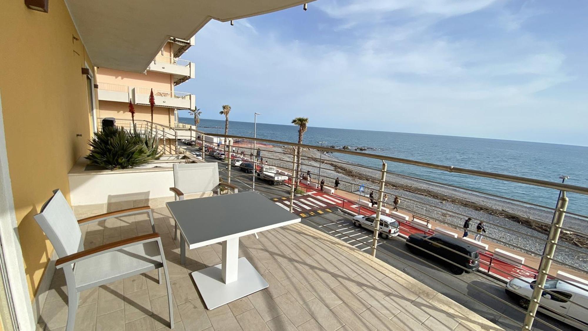 Mare Blu Apartman Ventimiglia Kültér fotó